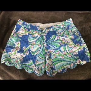 Lilly Pulitzer Buttercup Scalloped Shorts Size 2
